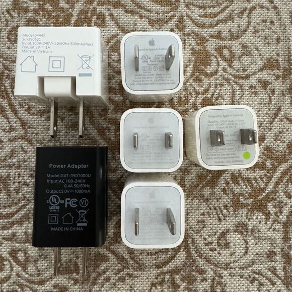 Apple USB Charging Adapters - Lot of 6 - Picture 1 of 6